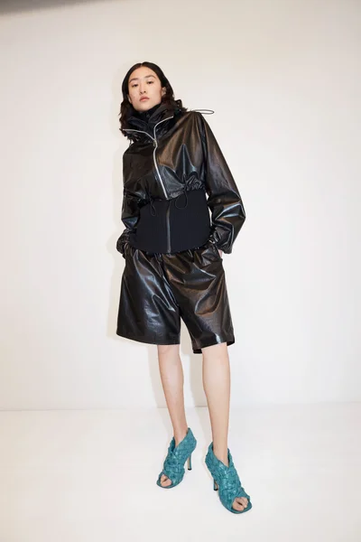 Look 10